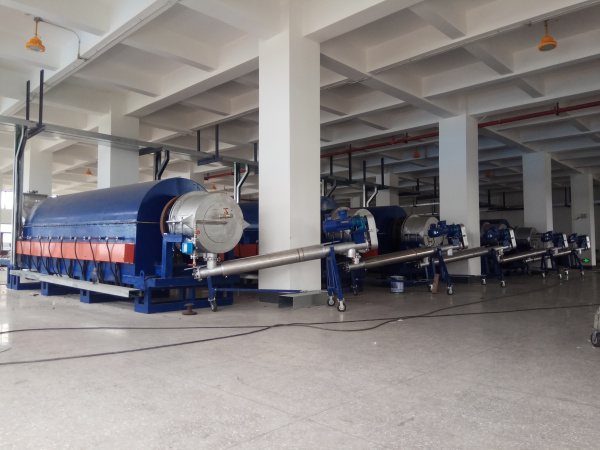 焙燒電池負極材料，規格：?0.65x7.2米間接電加熱